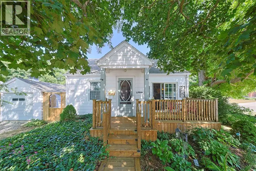 Detached at 304 LORNE AVENUE, Wallaceburg