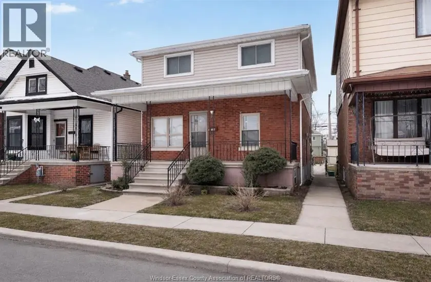 Detached at 907 GLADSTONE AVENUE Unit# MAIN, Windsor