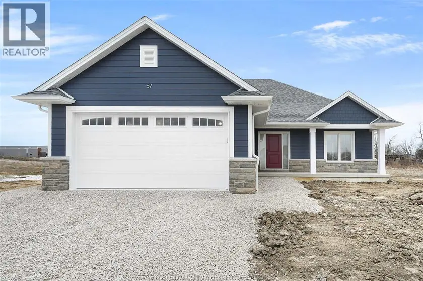 Detached at 44 BELLEVIEW DRIVE, Kingsville