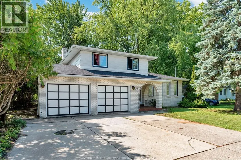 Detached at 655 ROSELAND DRIVE South, Windsor