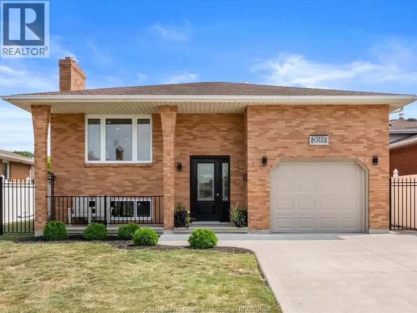 Detached at 3016 Princess, Windsor