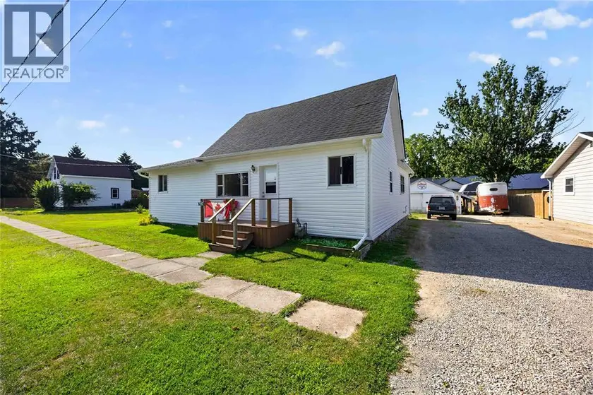 Detached at 7967 RAILROAD LINE, Brooke-Alvinston
