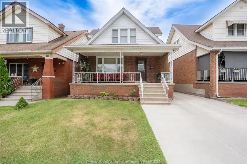 Detached at 1163 Louis AVENUE, Windsor