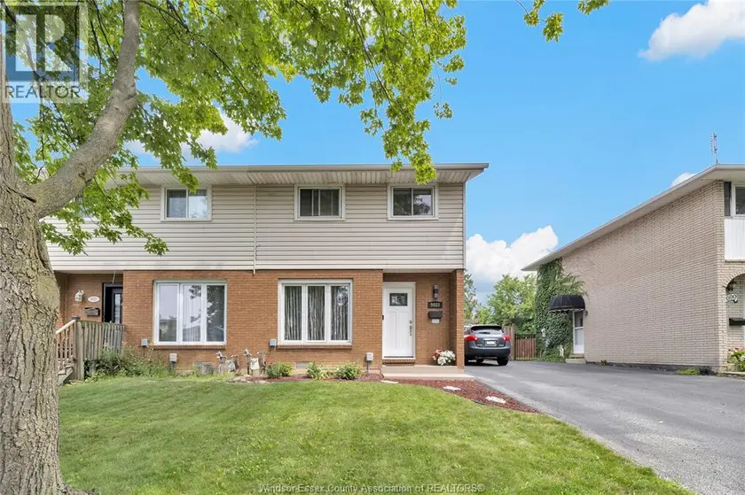 Semi-Detached/Link at 9682 LYNNGROVE CRESCENT, Windsor