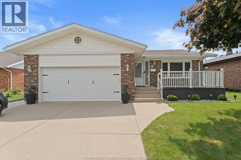 Detached at 18 ELIZABETH CRESCENT, Leamington