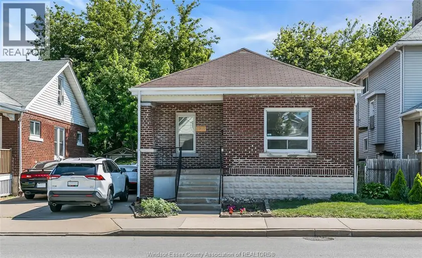 Detached at 2366 HOWARD, Windsor