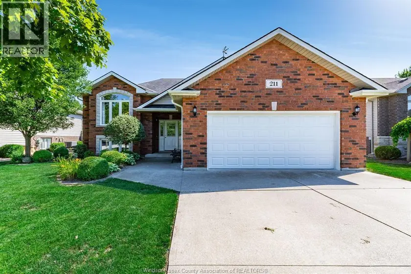 Detached at 211 Dieppe CRESCENT, Kingsville