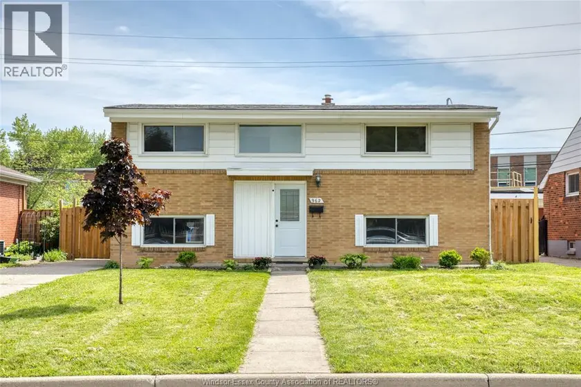 Detached at 962 WATSON, Windsor