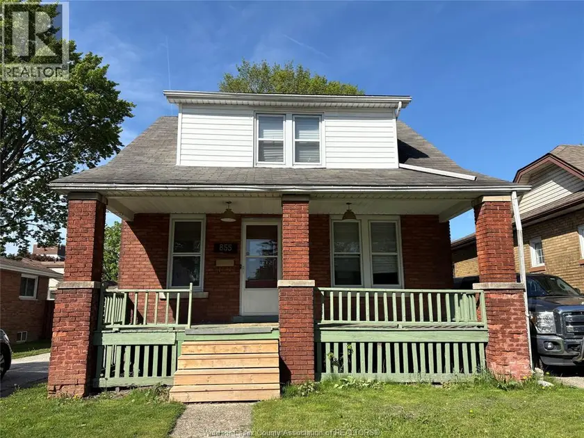 Detached at 855 EDWARD, Windsor