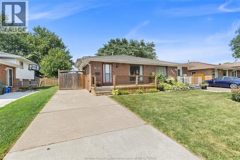 Apartment at 3083 Jefferson BOULEVARD, Windsor