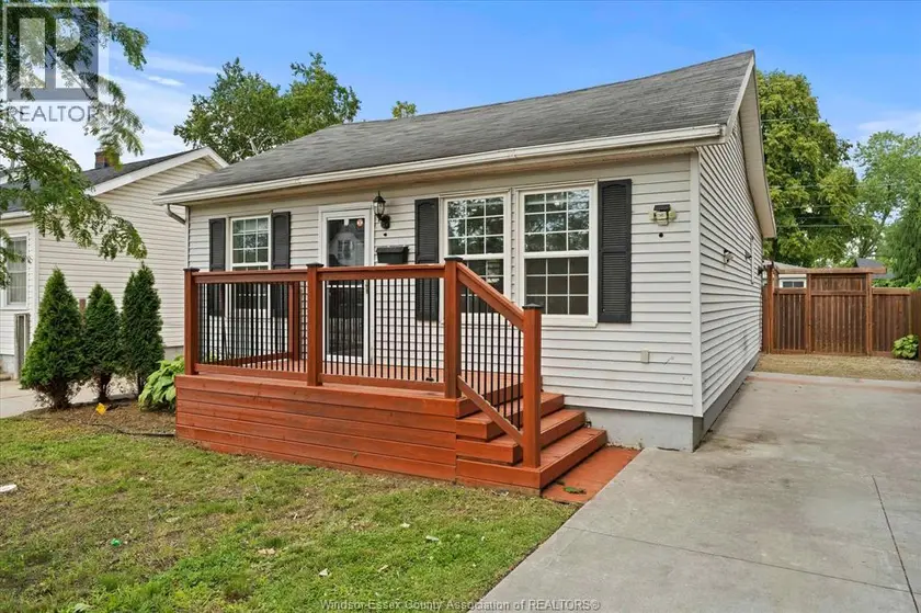 Detached at 1330 CENTRAL AVENUE, Windsor