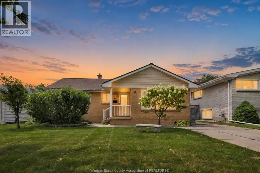 Detached at 465 CHRISTOPHER, Windsor