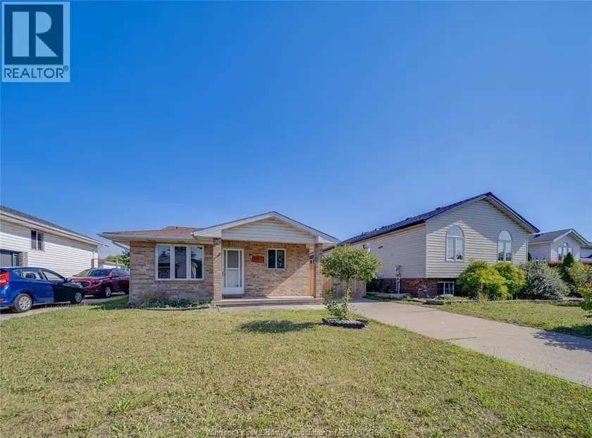 Detached at 1465 FOSTER AVENUE