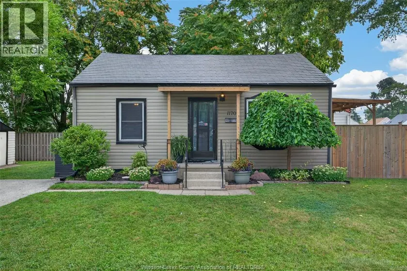 Detached at 1170 STRATHMORE AVE, Windsor