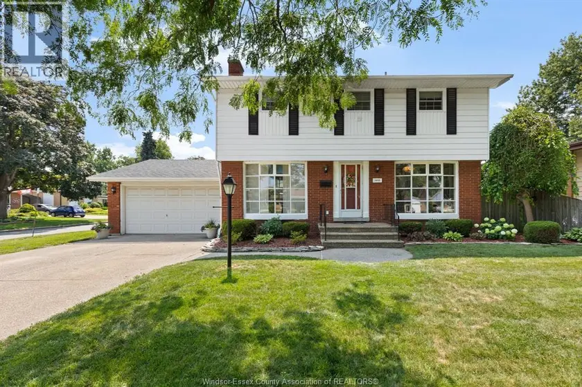 Detached at 3495 EVERTS AVENUE, Windsor