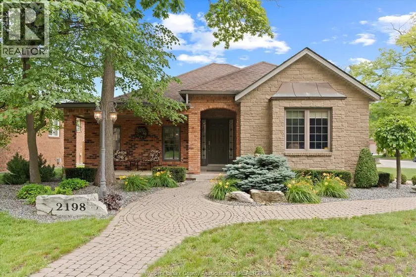 Detached at 2198 SUZANNE STREET, LaSalle