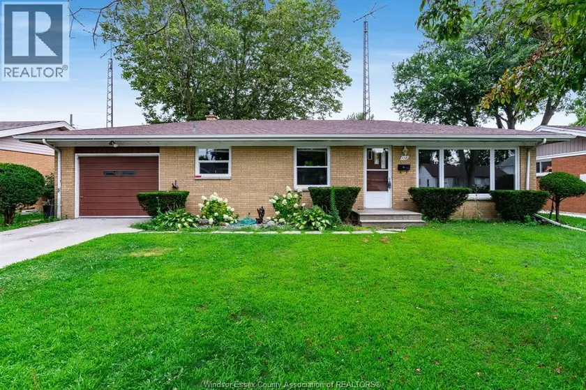 Detached at 118 QUEENS, Leamington