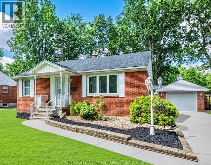 Detached at 3365 CURRY AVENUE, Windsor