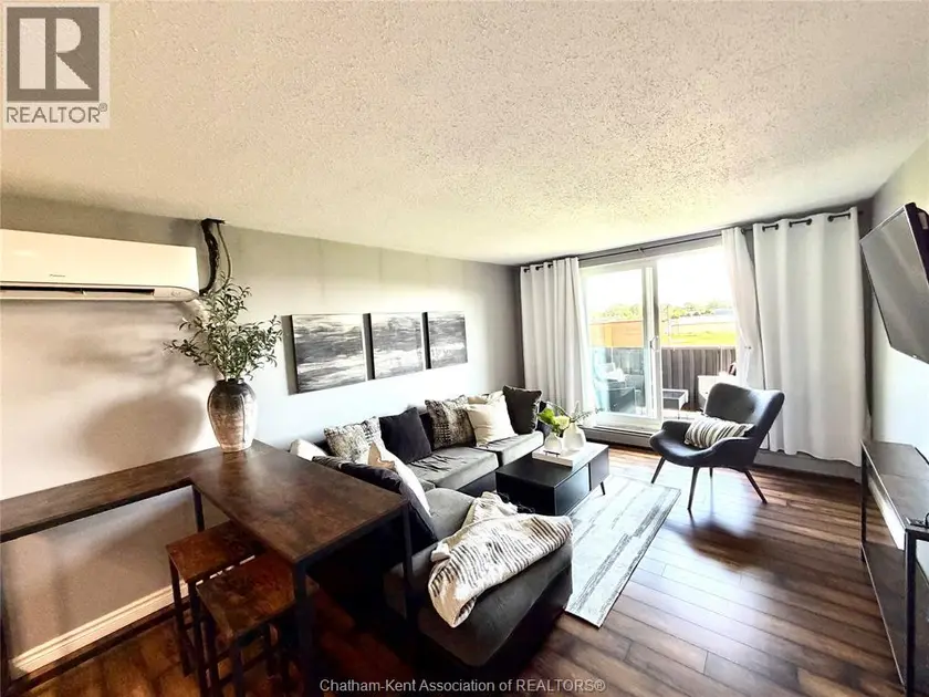 Apartment at 276-317 Merritt AVENUE, Chatham