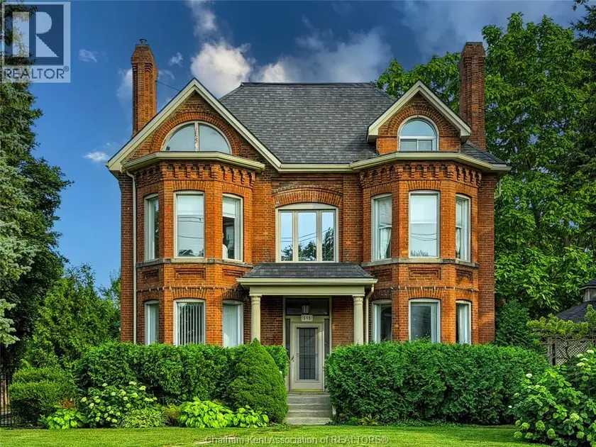 Detached at 598 Park AVENUE, Chatham
