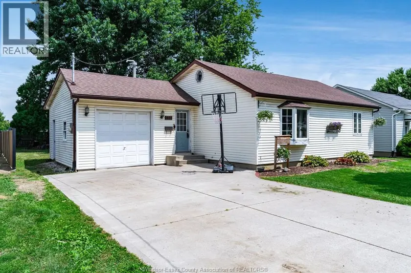Detached at 133 Maidstone AVENUE East, Essex