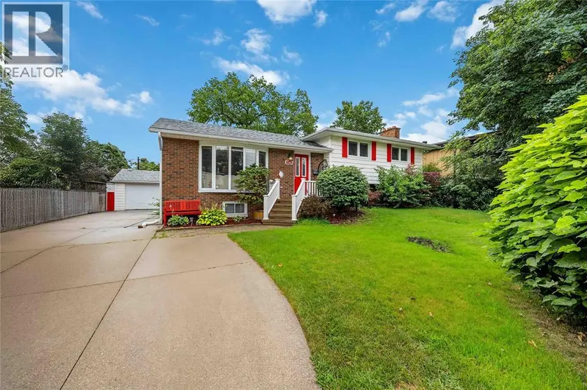 Detached at 1584 MC GEE STREET, Sarnia
