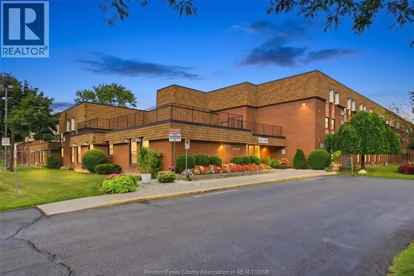 Apartment at 6635 THORNBERRY CRESCENT Unit# 387, Windsor