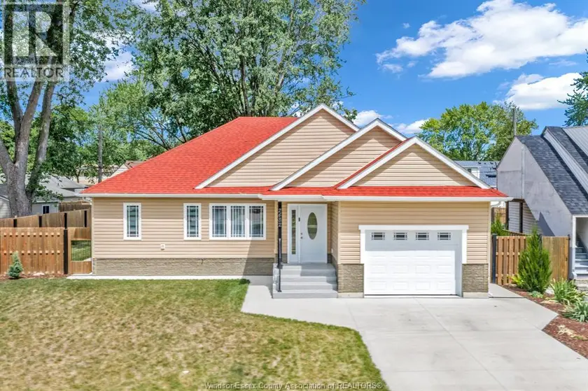 Detached at 2482 ROSSINI, Windsor