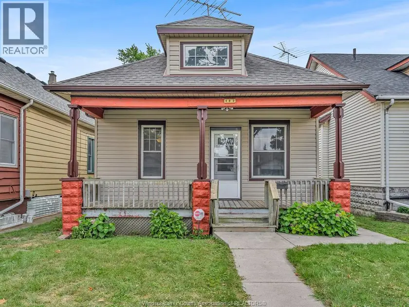 Detached at 489 MCKAY AVENUE, Windsor