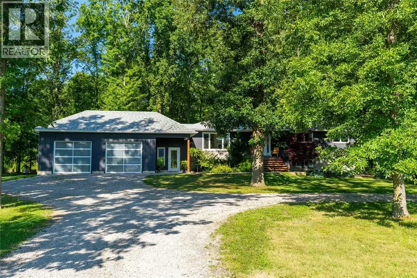 Detached at 6325 WATERWORKS ROAD, Sarnia