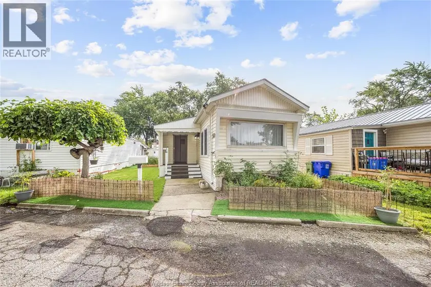 Detached at 310 POMPANO AVENUE, Windsor