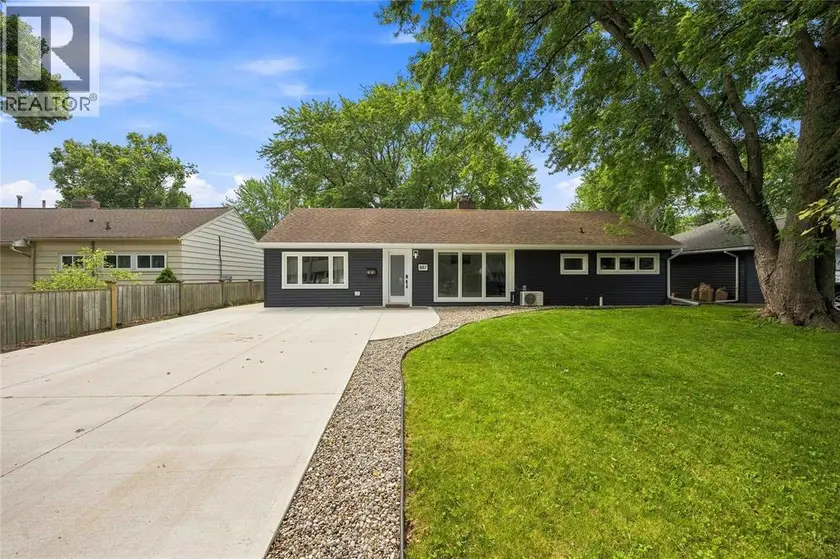 Detached at 887 MCCAW STREET, Sarnia