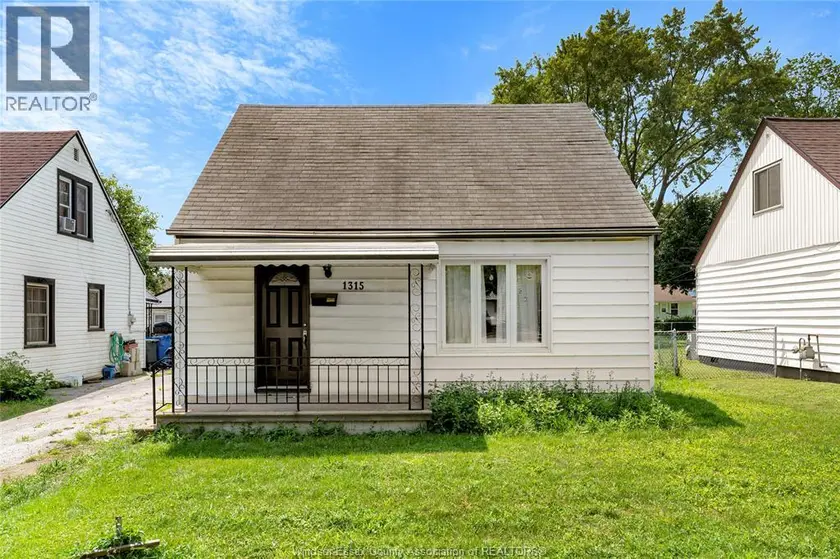 Detached at 1315 PARTINGTON AVENUE, Windsor