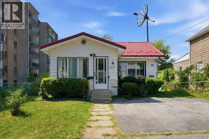 Detached at 3426 PETER STREET, Windsor