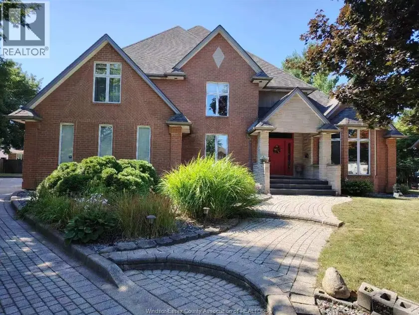 Detached at 1985 OMIRA STREET, LaSalle