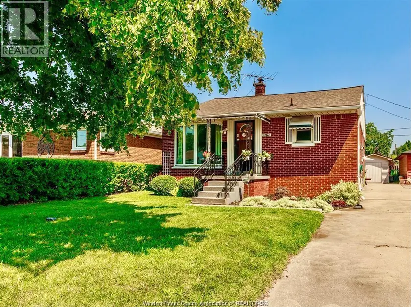 Detached at 3775 MYRTLE, Windsor