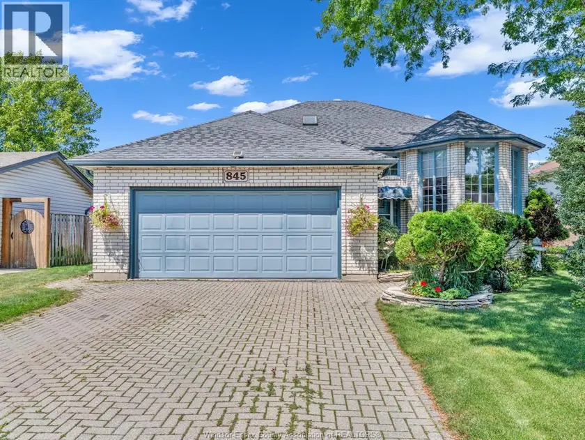 Detached at 845 SUPERIOR STREET, LaSalle