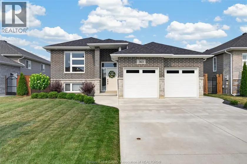 Detached at 363 LAVERS, Amherstburg