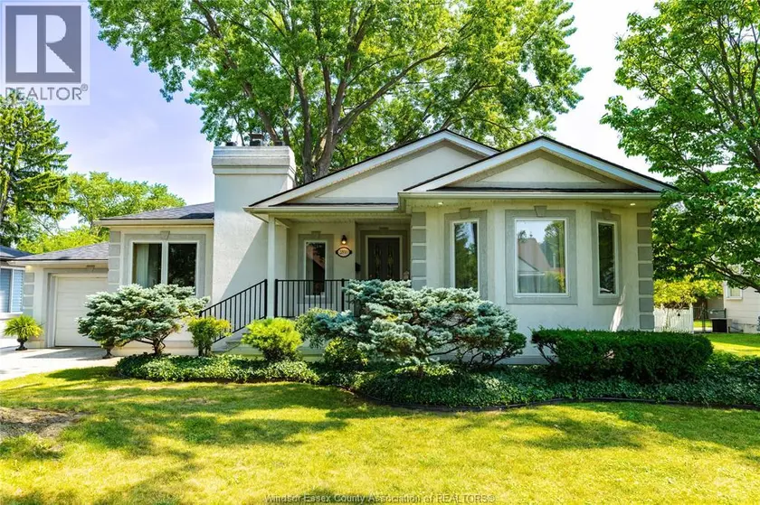 Detached at 2850 ACADEMY, Windsor