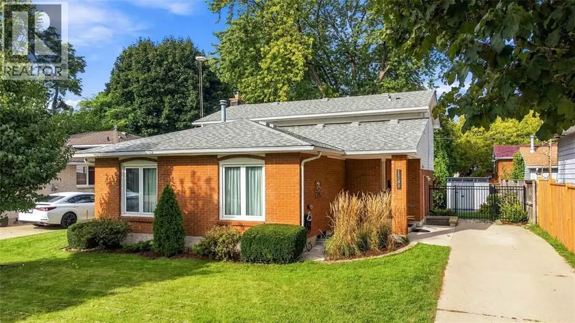 Detached at 1599 COVENTRY COURT, Sarnia