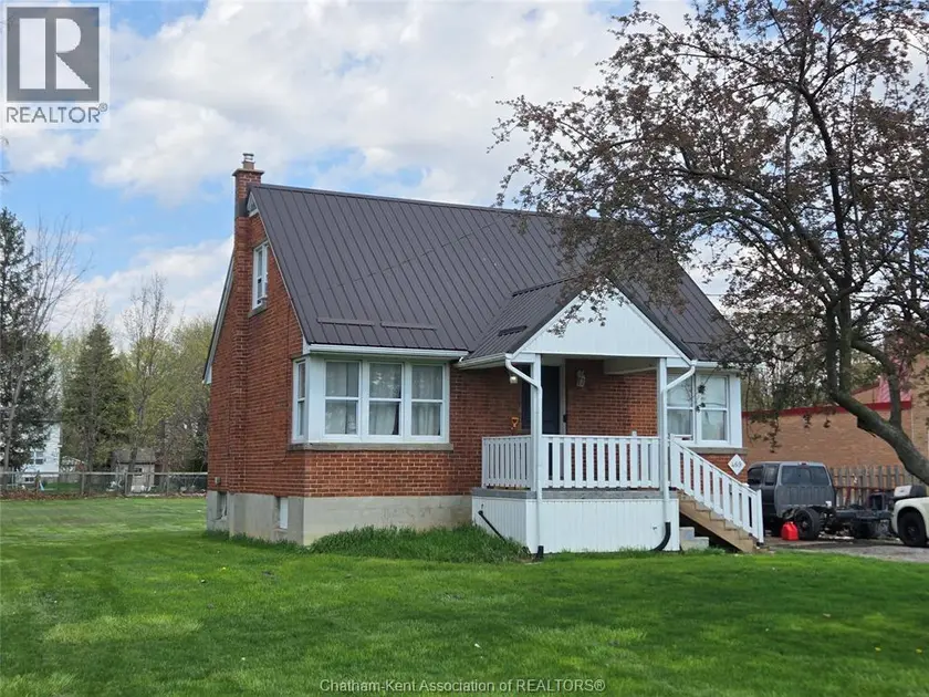 Detached at 469 St Clair STREET, Chatham