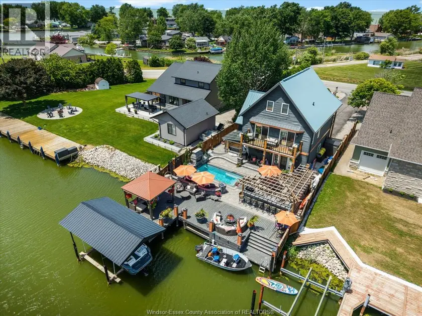 Detached at 19037 LAKESIDE DRIVE, Lighthouse Cove