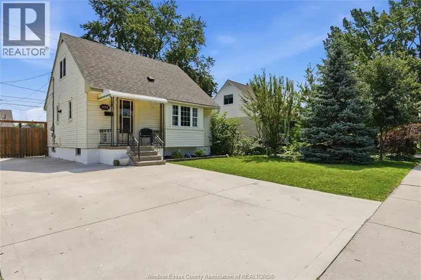 Detached at 1870 FRANCOIS ROAD, Windsor