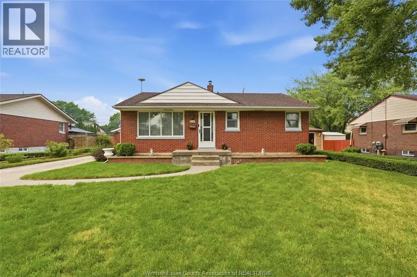 Detached at 2631 ASKIN AVENUE, Windsor