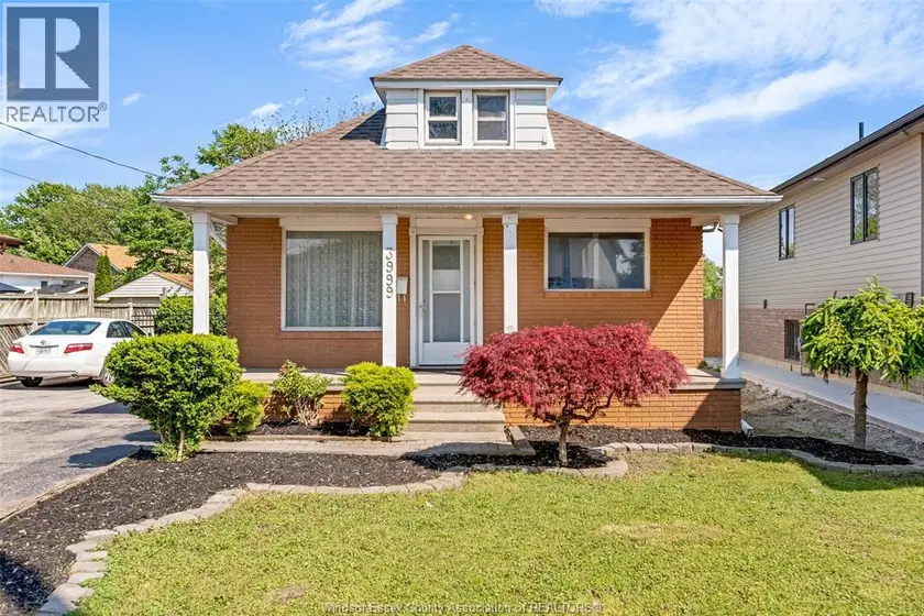 Detached at 3999 GRAND MARAIS ROAD East, Windsor