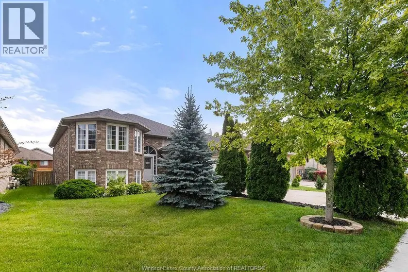 Detached at 964 GREENPARK, Windsor