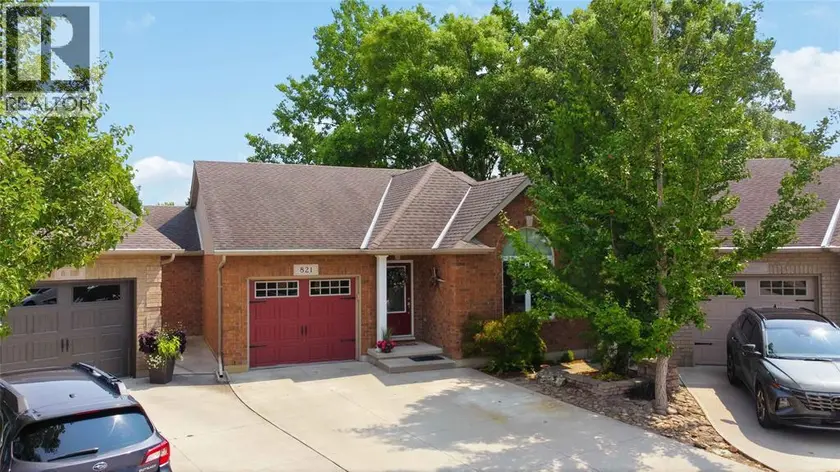Detached at 821 Carriage WAY, Sarnia