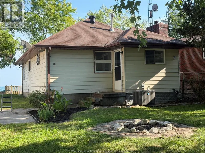 Detached at 1437 HERITAGE ROAD, Kingsville