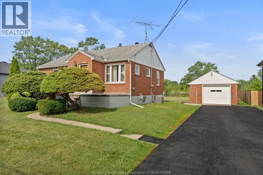 Detached at 1226 SURREY DRIVE, LaSalle