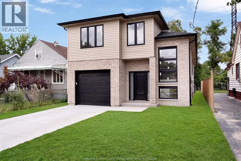 Detached at 754 SOUTH PACIFIC AVENUE, Windsor